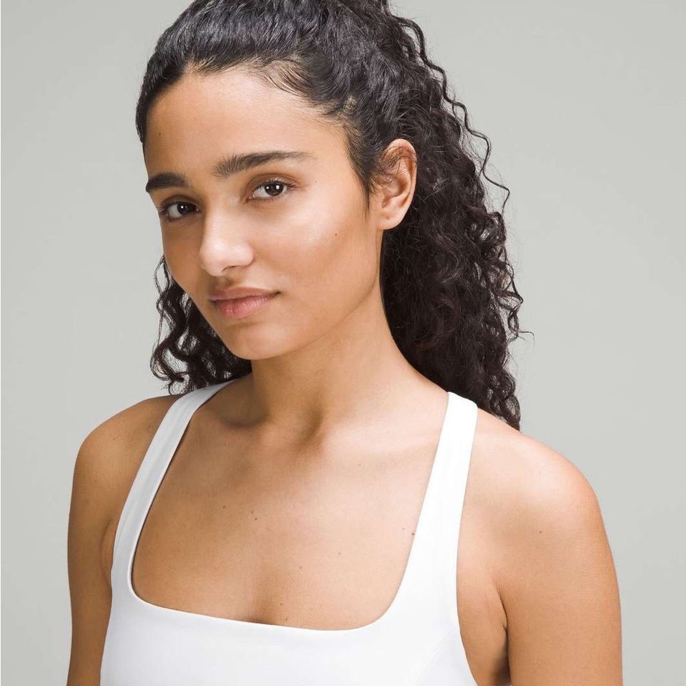 Lululemon SmoothCover Yoga Bra *Light
Support, B/C Cup White Sports Bra - Picture 4 of 10